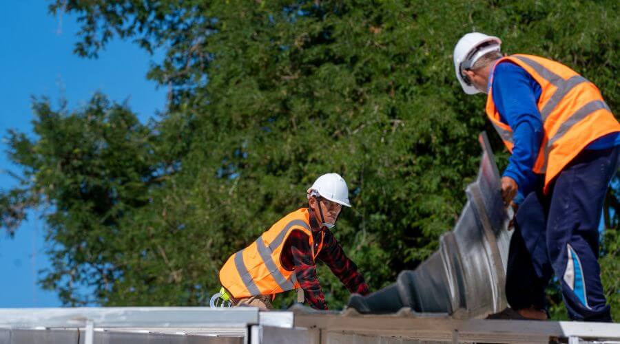 Professional gutter cleaning in Jacksonville, AL